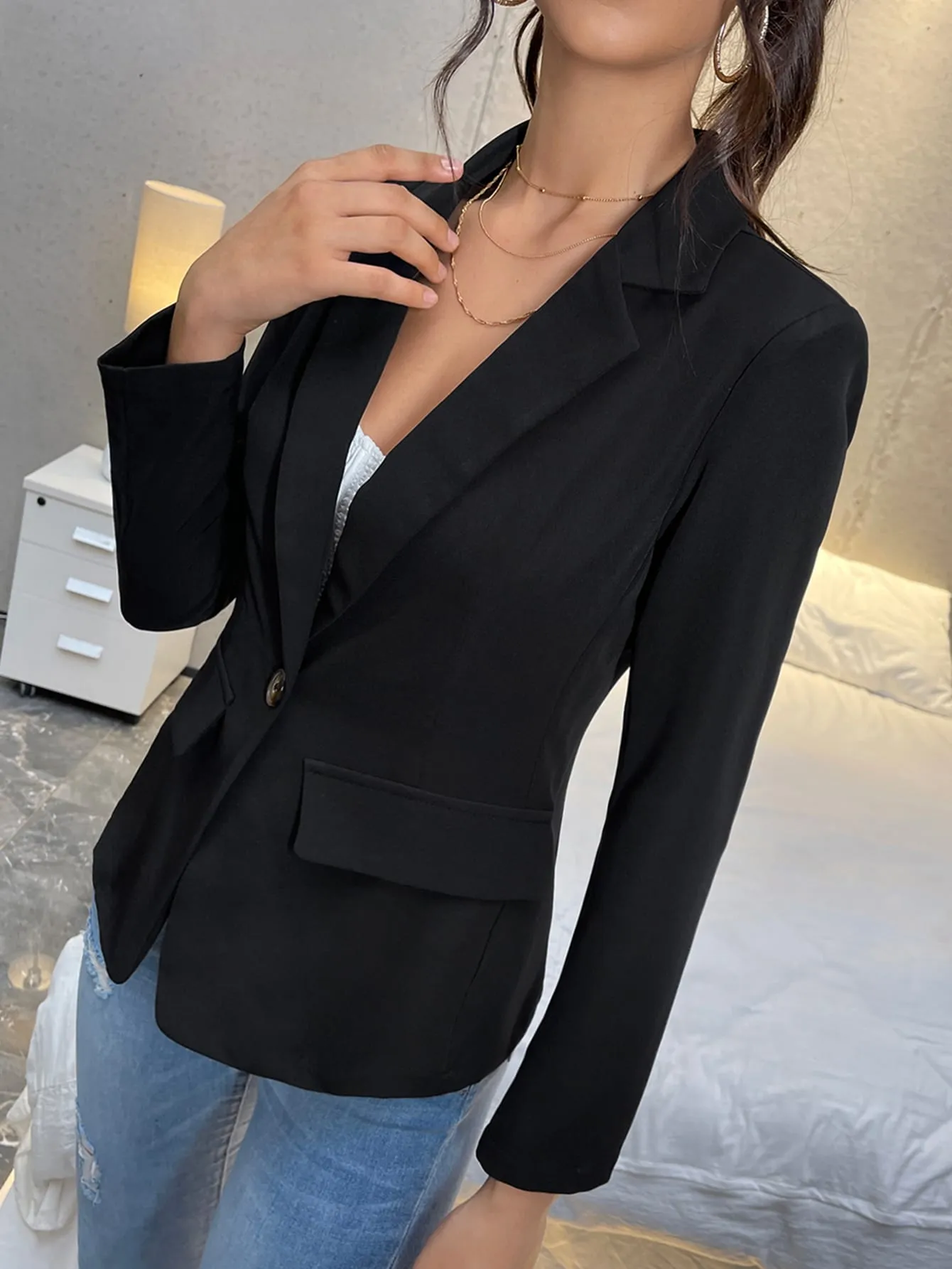 Notched Collar Single Buttoned Blazer